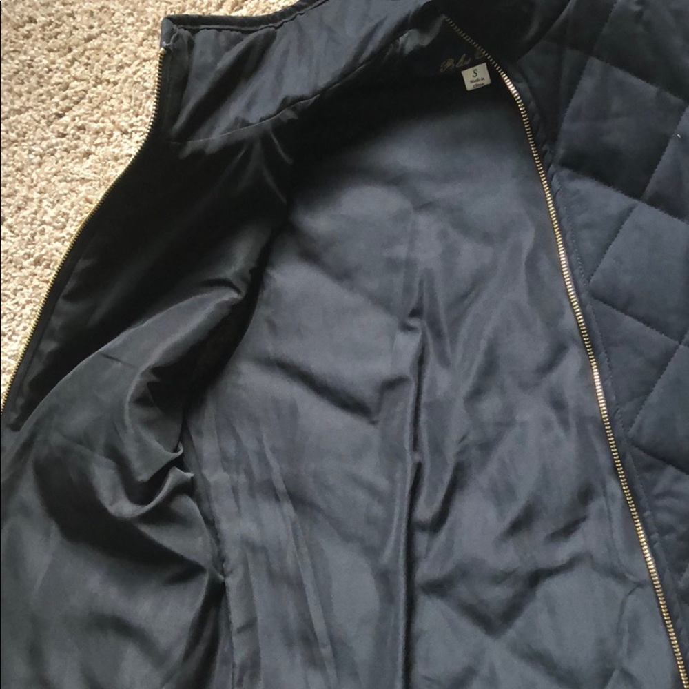 Black quilted vest - Picture 2 of 4